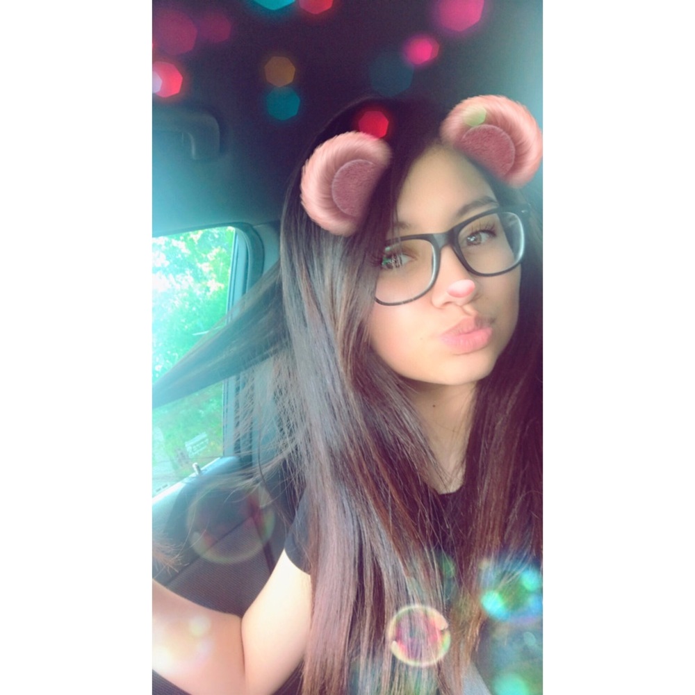 Meet your Posher, Gabriela